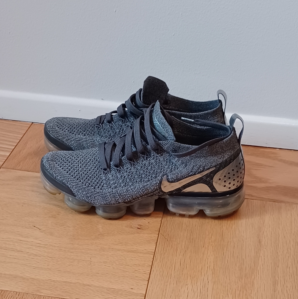 Nike Air Vapormax Gray & Silver Sneakers Women Size 7.5